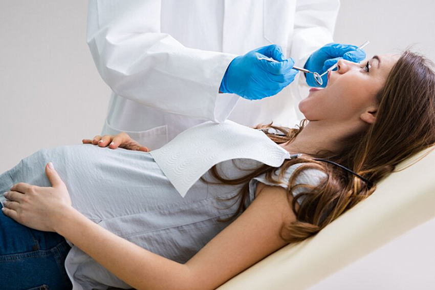 Лечение зубов во время беременности